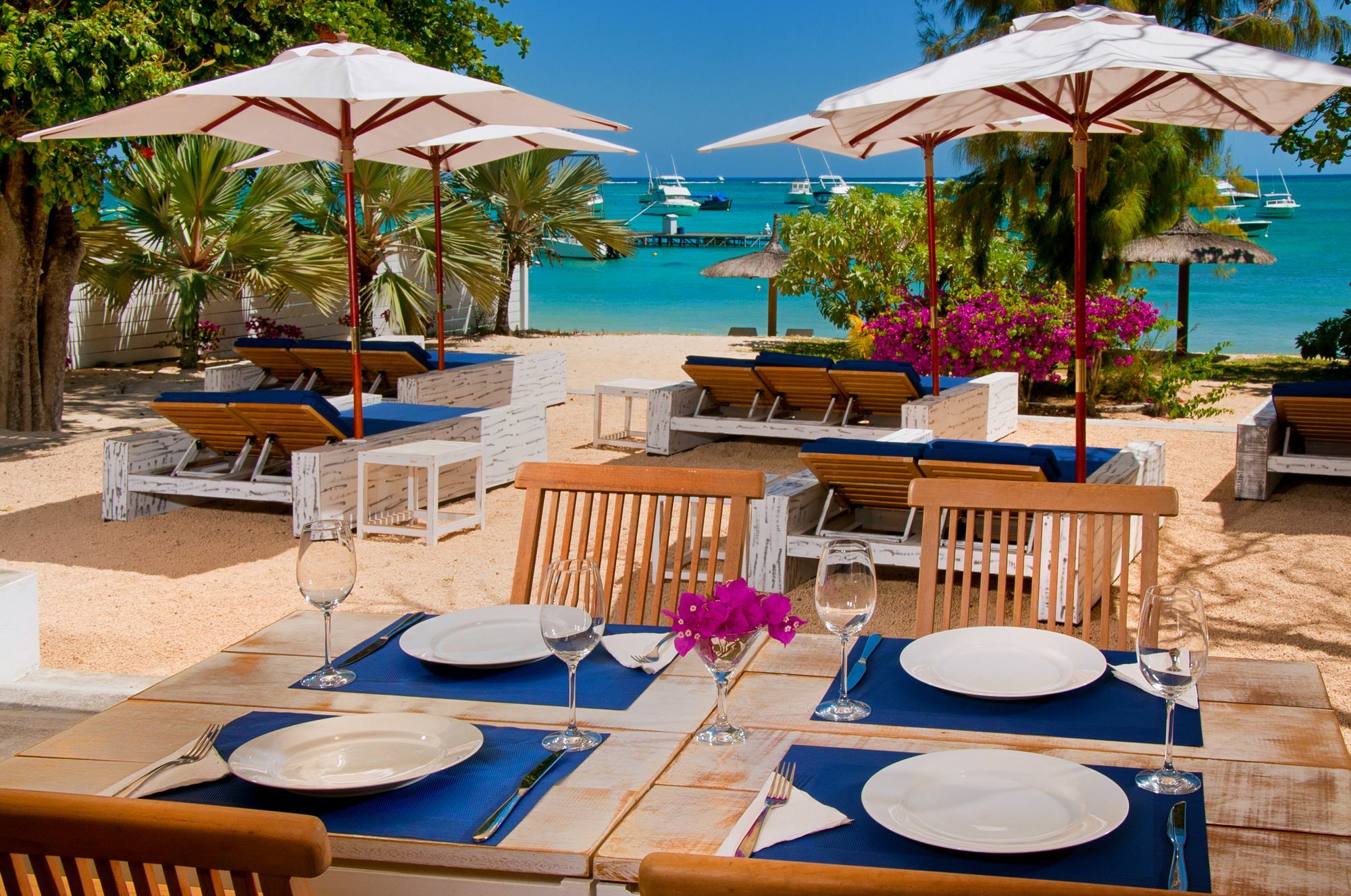 R Beach Club Trou-aux-Biches Exterior foto